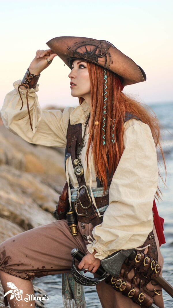 Sombrero pirata, sombrero tricornio de cuero.