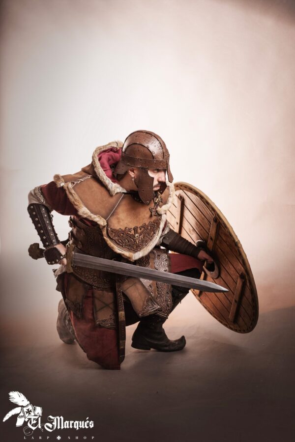 Casco de cuero Spangenhelm «Baldur»  Marrón - Imagen 4