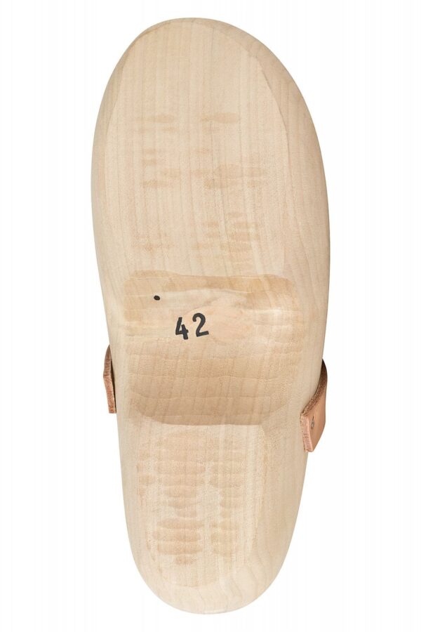 Zapatos medievales de madera con correa - Imagen 3