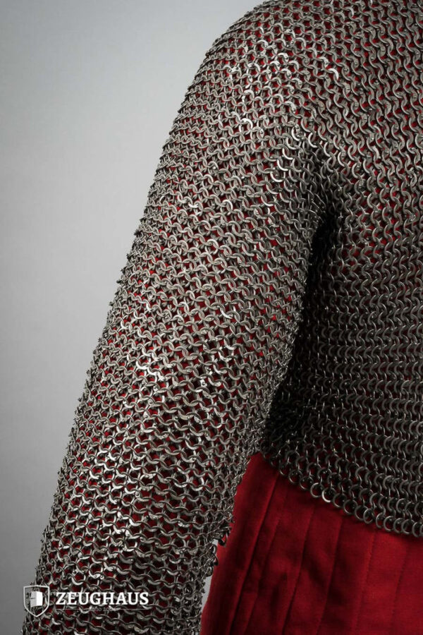 Flatring Riveted Chainmail long sleeves 9 mm Oiled Steel B-Stock - Imagen 2