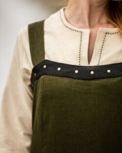 Sobrevestido de lino vikingo Alena verde