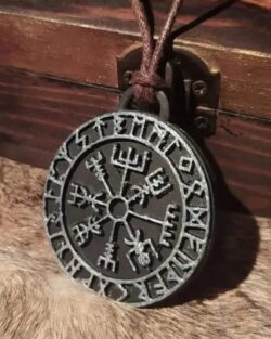 Collar vegvisir