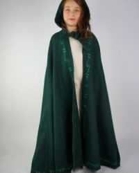 16013-kinderwollumhang-mit-hangenaehter-stickerei_3