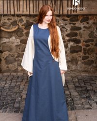 Isabella-waidblau-1.TX59SZ_700x1051_crop_center