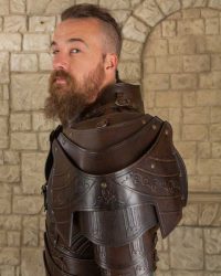 Lancelot_Schultern_Braun_2_600x600