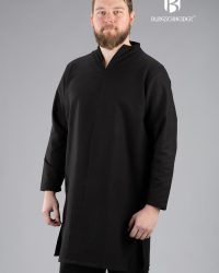 Upper-body-picture-of-man-in-photo-studio-wearing-black-medieval-style-tunic-facing-camera_700x1050_crop_center