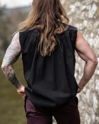 aermelloses-stehkragen-schnuerhemd-louis-schwarz6