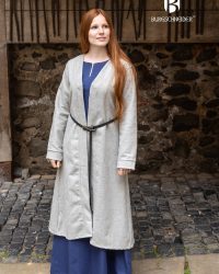 aslaug-grau.p6A5c2_700x1051_crop_center