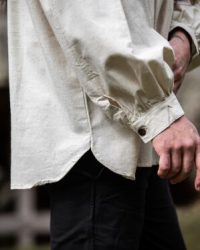 biesenhemd-mit-holzknoepfen-oswald-natur9