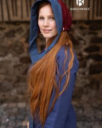 dagmar-bordeaux-waidblau.cCRfQi_700x1051_crop_center