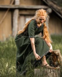 edles-kurzarmkleid-mit-borduere-ennlin-gruen11