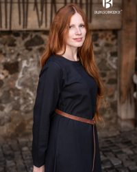 freya-schwarz-3.WPxaqj