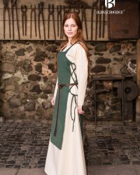 gyda-gruen.d1vqdj_700x1051_crop_center