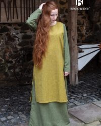 haithabu-safran.XJmIMZ_700x1051_crop_center