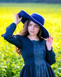 handgefertigter-hut-eleganz-blau