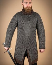 hauberk-kettenhemd-9mm-id-rundringe-geoelt_700x1050_crop_center