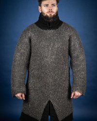 hauberk-kettenhemd-9mm-id-vernietete-flachringe-titan_700x1050_crop_center