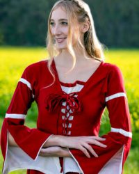 kleid-mit-trompetenaermeln-larissa-rot-natur2