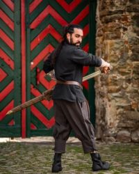 kniebundhose-mit-unterbeinschnuerung-laurence-braun4
