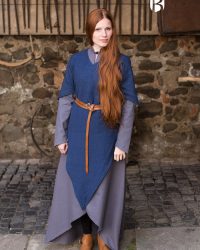 laylin-blau-1.DcaW8a_700x1051_crop_center