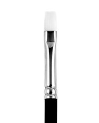 make-up-brush-detail-mw-110129-1