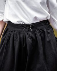 mittelalterrock-mit-stickerei-svenja-schwarz6