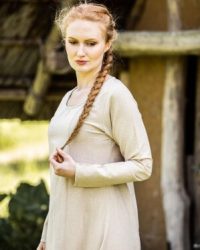 schlichtes-wikinger-unterkleid-scarlet-hanffarben4