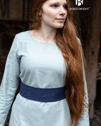 sieglinde-dunkelblau.YsvGtc_4679ad01-5149-42ce-a4d9-35e472a06e4a_700x1051_crop_center