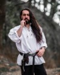typisches-mittelalter-stehkragen-schnuerhemd-friedrich-weiss