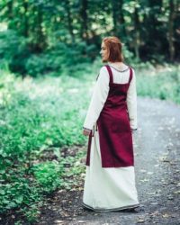 wikinger-ueberkleid-aus-wolle-aila-rot5