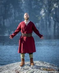 woll-klappenrock-balder-rot