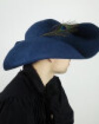 wollfilzhut-mit-feder-pieter-blau