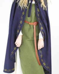 wollumhang-asidis-mit-handstickerei-blau6